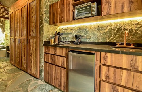 Armenia House | Cozy Cabin Nestled in Bamboo Forest