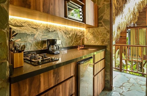 Armenia House | Cozy Cabin Nestled in Bamboo Forest