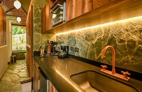 Armenia House | Cozy Cabin Nestled in Bamboo Forest