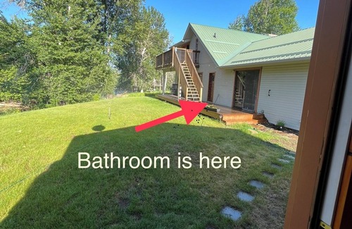 Twisp Cabin | Cozy cabin on the Twisp River. Just 5 minutes from town on Twisp River