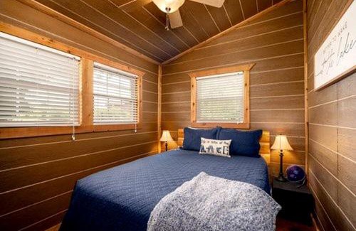 Cleora House | Cozy Cabin Perfect for Family Getaways in Afton, Oklahoma