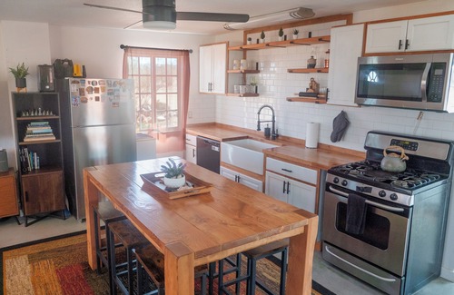 Landers Cabin | Cozy Cabin w/Hot Tub, Stargazing, Movie Theatre, Private & Secluded 2.5 Acres