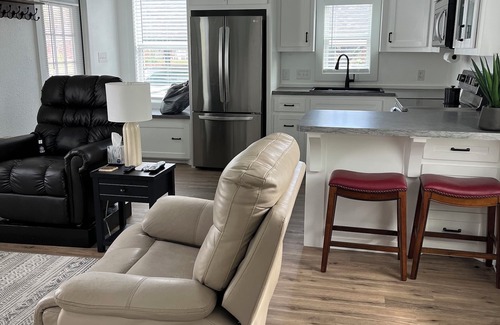 Brazoria Cabin | Cozy cabin with WiFi and AC in brilliant Brazoria