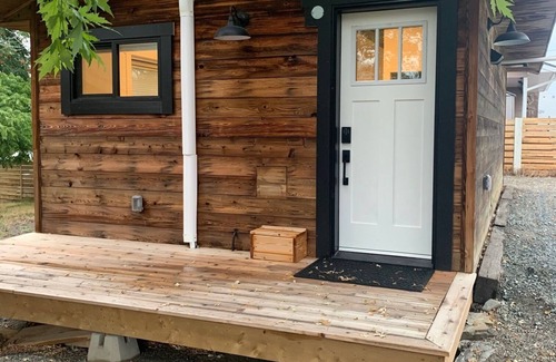 East Kootenay Cabin | Cozy cabin with WiFi and AC in beautiful, natural Cranbrook