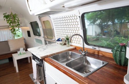 Govalle House | Cozy Cactus Airstream Central East Austin