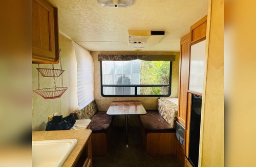 Old Seminole Heights House | Cozy Camper Stay — 5 min from Busch Gardens!