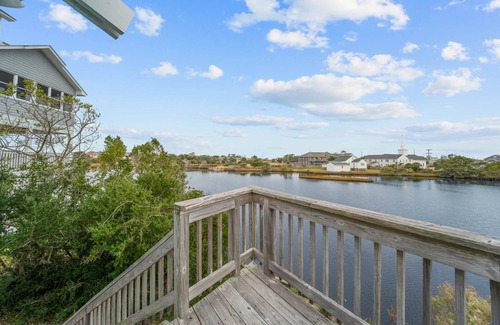 Hatteras House | Cozy Canalfront Dog Friendly Cottage in Hatteras with Private Dock and Smart TVs