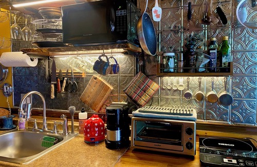 Mississippi District House | Cozy caravan in Mississippi area of Portland with WiFi, AC