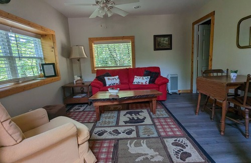 Banner Elk Cottage | Cozy Carriage house near Grandfather Mountain