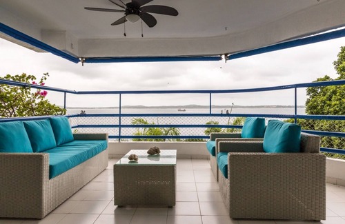 Cartagena District Apartment | Cozy Castillogrande beachfront 4 bedroom apartment