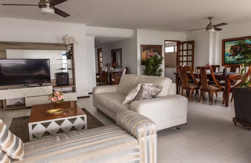 Cartagena District Apartment | Cozy Castillogrande beachfront 4 bedroom apartment