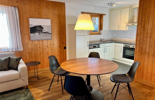 Malix Ski Chalet | Cozy chalet at 1600 meters altitude (near ski lift)