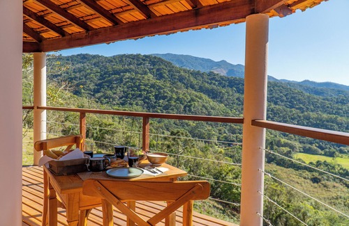 Mirantao Ski Chalet | Cozy chalet in charming Mirantão with WiFi, AC