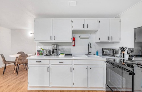 Ocean Shores Ski Chalet | Cozy Chalet in Ocean Shores located within steps from the beach