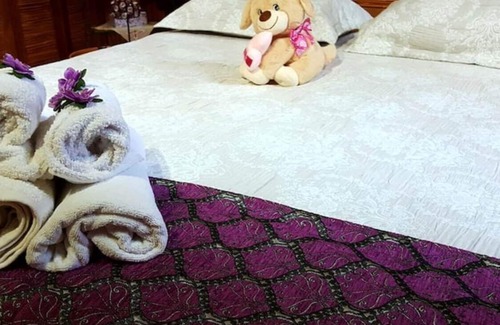 Duger Ski Chalet | Cozy chalet with jacuzzi perfect for couples
