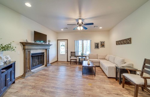 Checotah House | Cozy Checotah Retreat with Deck Near Eufaula Lake