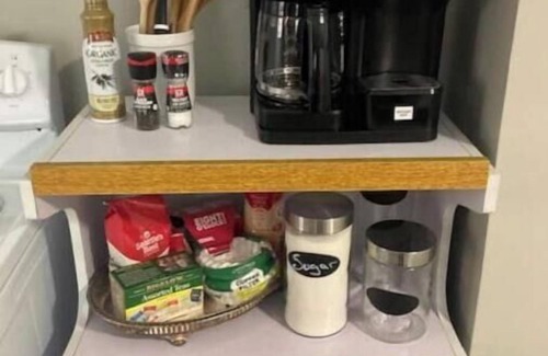 Newark Cottage | Cozy city cottage, one floor, covered porches, quiet neighborhood