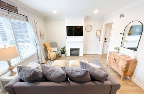Leonardtown Apartment | Cozy clean apartment in the heart of Leonardtown!