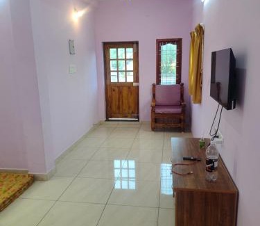Kalapet House | Cozy Cloue