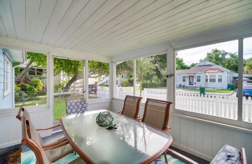 Cocoa House | Cozy Cocoa Home - Walk to River and Historic Village