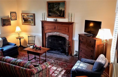 Hayes Cottage | Cozy Colonial 1740 Cottage