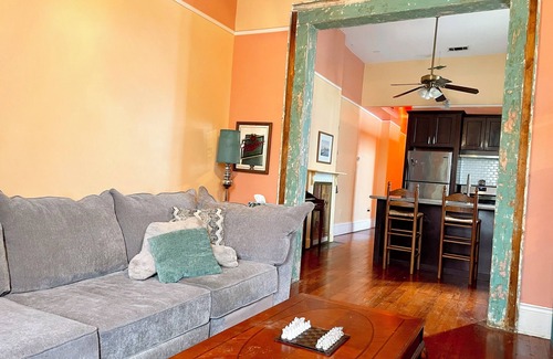 Saint Roch House | Cozy & Colorful Creole Cottage - 13 minutes to SuperDome