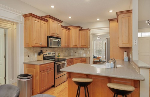 Andrew County Villa | Cozy Colors Hideaway