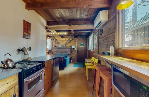 Government Camp Cabin | Cozy & comfortable mountain cabin with great Government Camp location