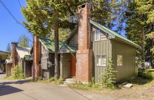 Government Camp Cabin | Cozy & comfortable mountain cabin with great Government Camp location
