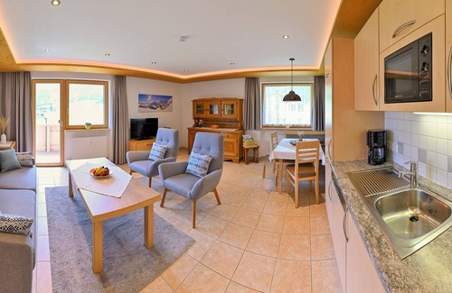 Hippach Apartment | Cozy, comfortable apartment in a sunny, quiet location with magnificent panoramic views