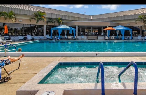 Sarasota House | Cozy, comfortable, enjoyable inside and outside