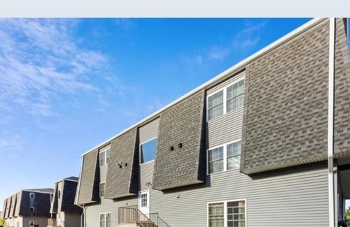 Keansburg Condo | Cozy condo at the Raritan Bay/Jersey Shore - Bus to NYC at corner