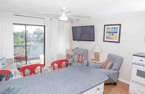 Tybee Island Condo | Cozy condo by the beach at Tybee Savannah