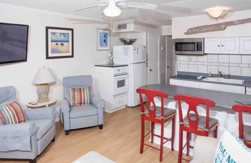 Tybee Island Condo | Cozy condo by the beach at Tybee Savannah