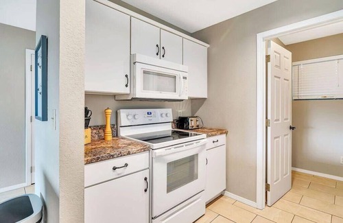 Branson Condo | Cozy Condo Centrally Located just off the Strip
