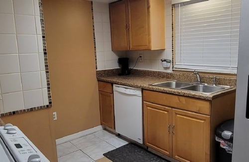Tropic Condo | Cozy Condo For Rent In Melbourne Florida. 5 Miles from the beach