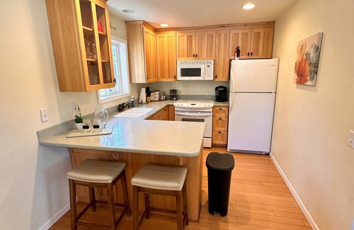 Medford Apartment | Cozy Condo in East Medford w/Pool and Hot Tub