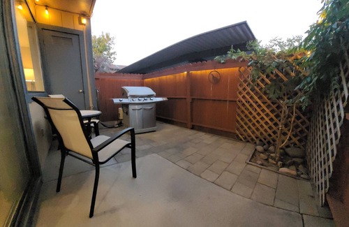 Sparks Condo | Cozy condo in Sparks, NV close to dining, shopping, and entertainment.