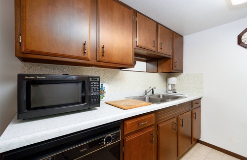 Alyeska Condo | Cozy condo with great downtown location near biking, shopping, dining