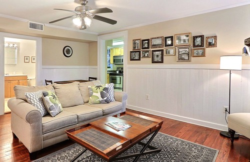Historic Downtown Savannah Condo | Cozy Condo with Patio 1 Block to Forsyth Park