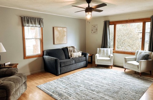 Corning House | Cozy Corning Cottage