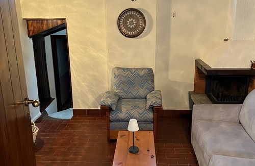 Comero Cabin | Cozy cottage between lake and the mountains. We're pet-friendly.