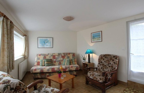 Baudreville Cottage | Cozy Cottage in Pittoresque Village Near Beaches – Enclosed Garden & Pet-Friendly