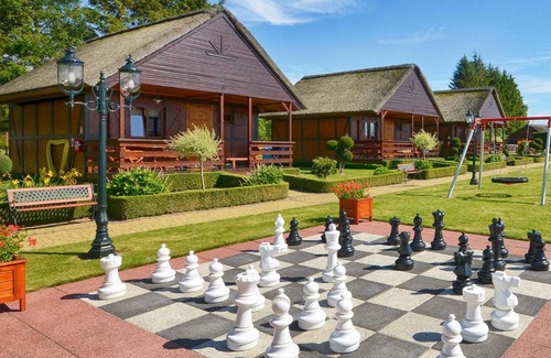Darlowo House | Cozy Cottage in Domaslawice with Swimming Pool