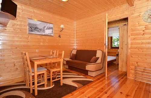 Darlowo House | Cozy Cottage in Domaslawice with Swimming Pool