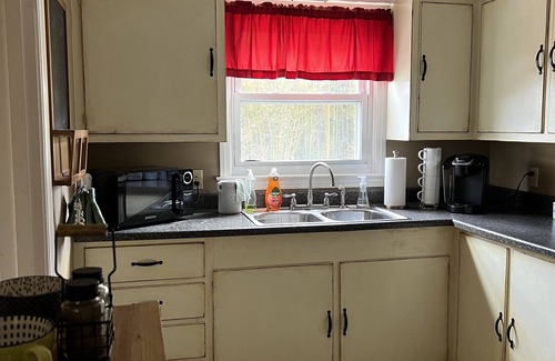 Portsmouth House | Cozy cottage in the heart of Portsmouth. The Panda Palace