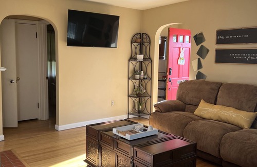 Portsmouth House | Cozy cottage in the heart of Portsmouth. The Panda Palace