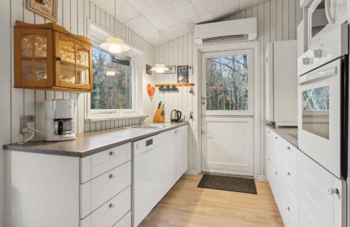 Ronbjerg House | Cozy Cottage Near Limfjorden