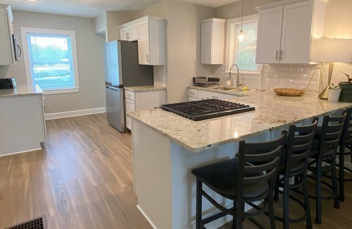 Indianapolis House | Cozy Cottage on 1.5 acres Indianapolis, 15 min to downtown