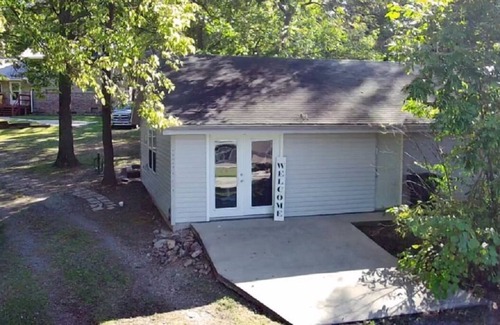 Copeland Cottage | Cozy Cottage on Grand Lake w/ boat parking & an RV Hookup